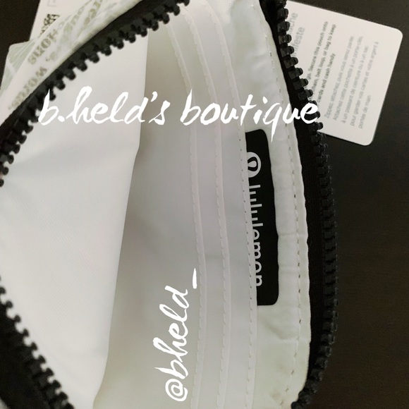 lululemon Clippable Card Pouch Wallet *Manifesto Print in White/Black OS New NWT - Picture 13 of 16